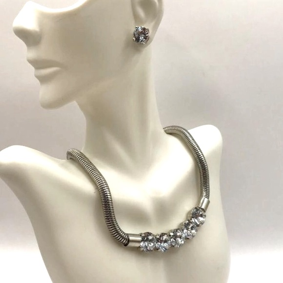 Unbranded Jewelry - Silver-Tone & 5 Rhinestone Focal Center Necklace & Earrings Set